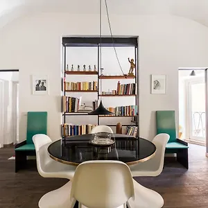 https://trastevere-luxury-design-apartment.it-romehotels.com